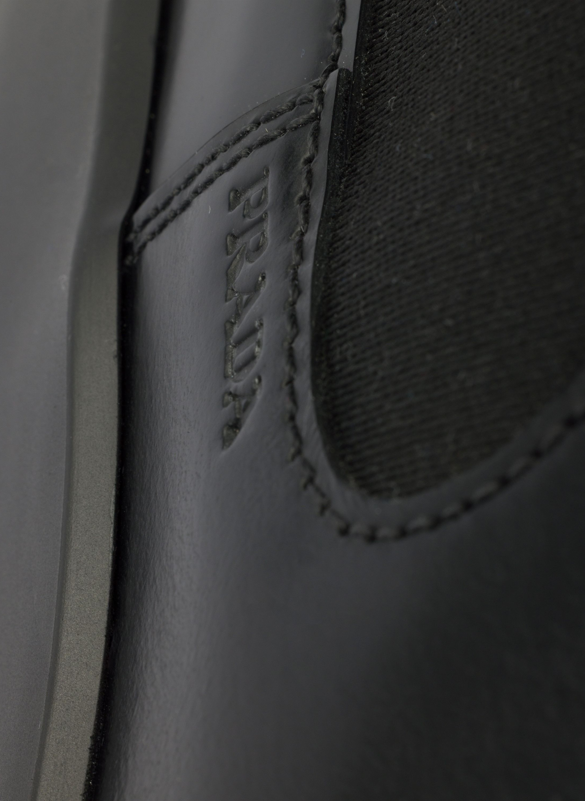 Bottines chelsea en cuir brossé PRADA Noir
