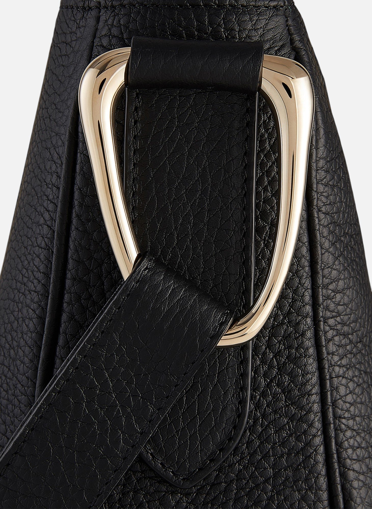 Grand sac hobo madeleine en cuir de taurillon grainé LE TANNEUR Noir