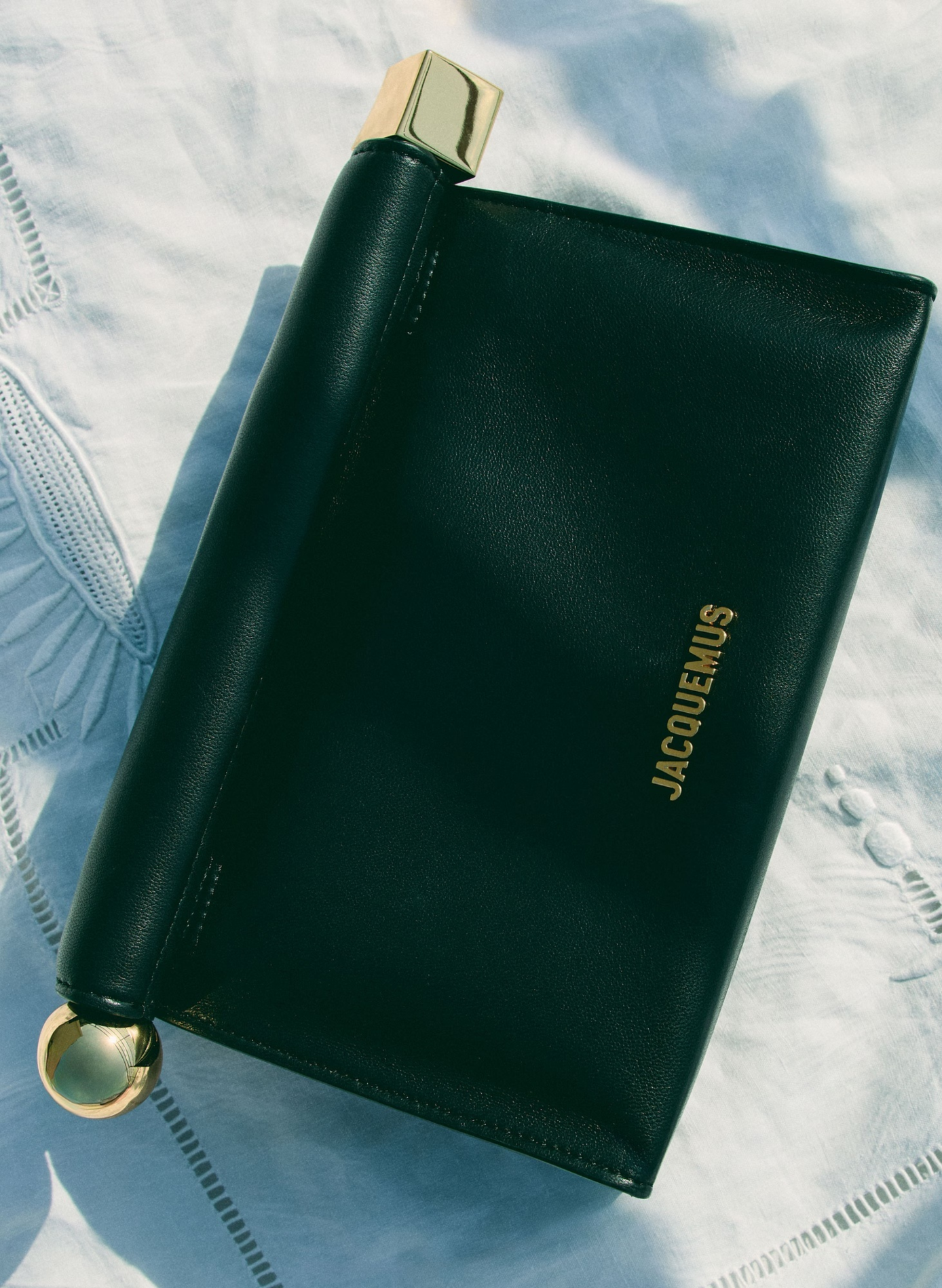 Le sac Rond Carré en cuir d'agneau JACQUEMUS Black