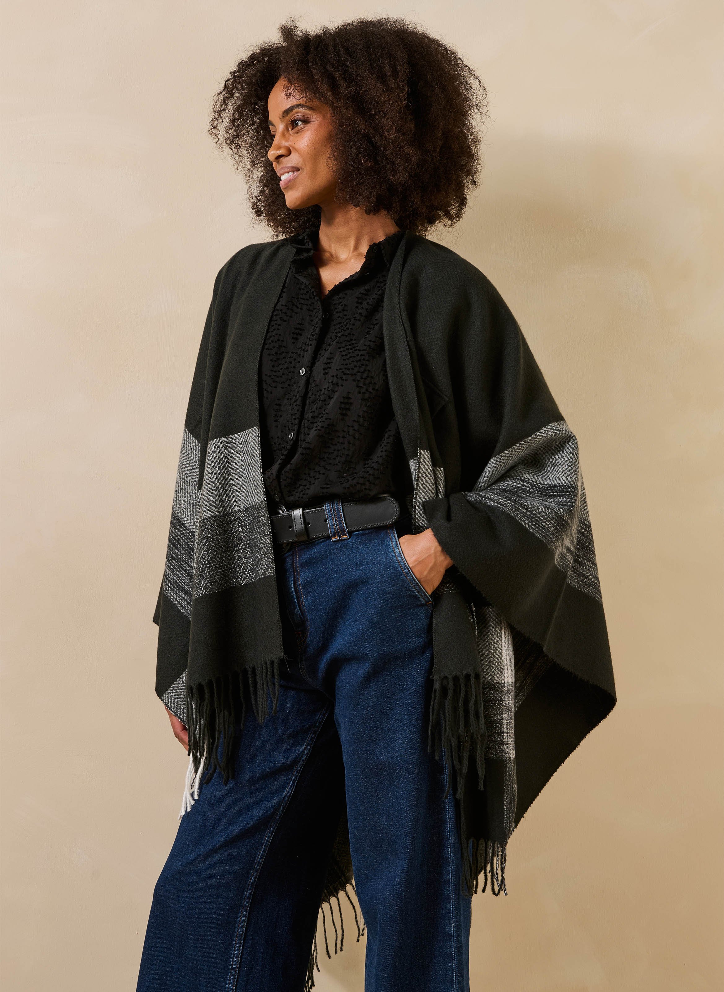 Ruime cape met print LA FEE MARABOUTEE Zwart