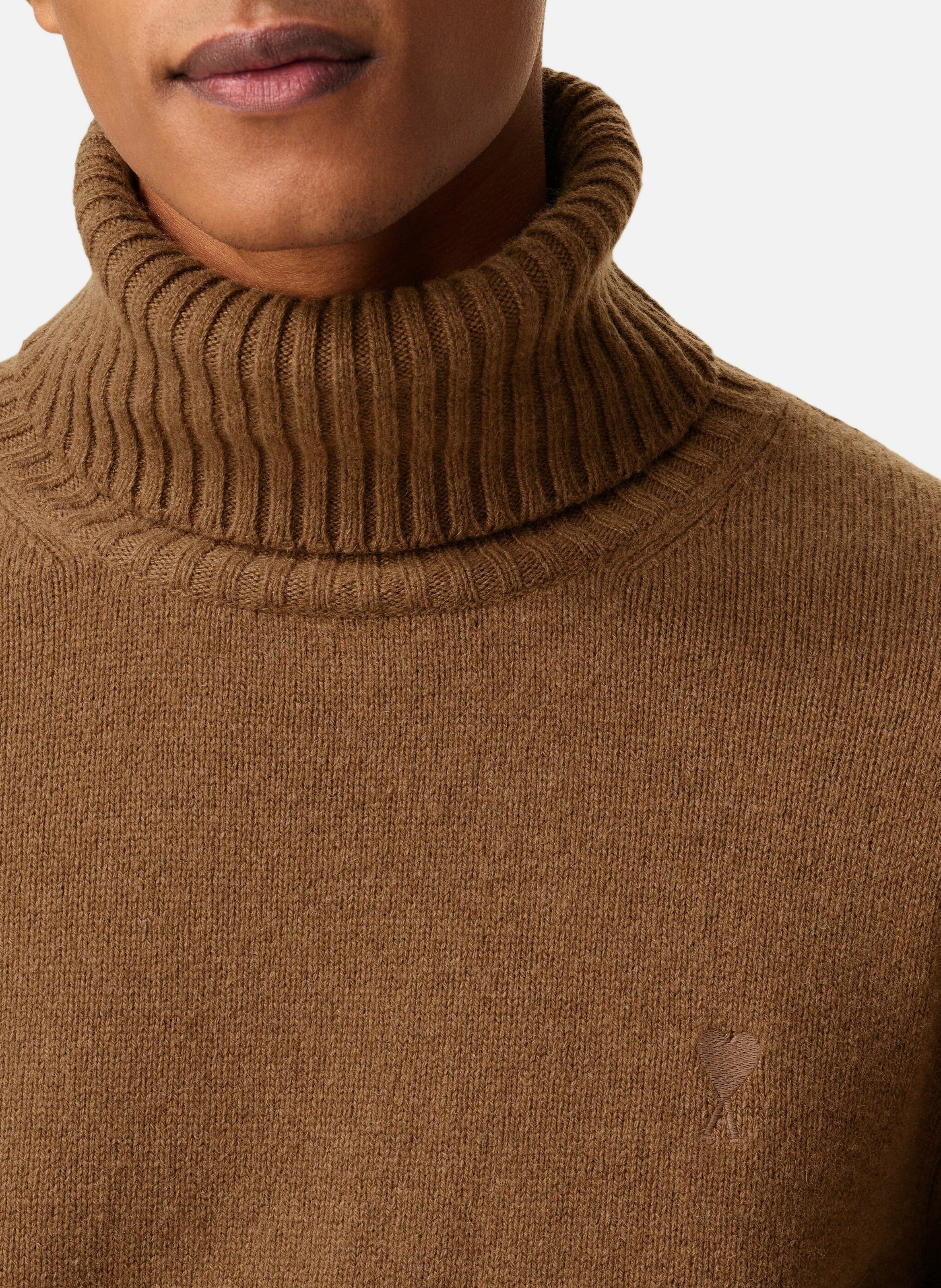 Pull col roulé ami de coeur en cachemire AMI PARIS Marron