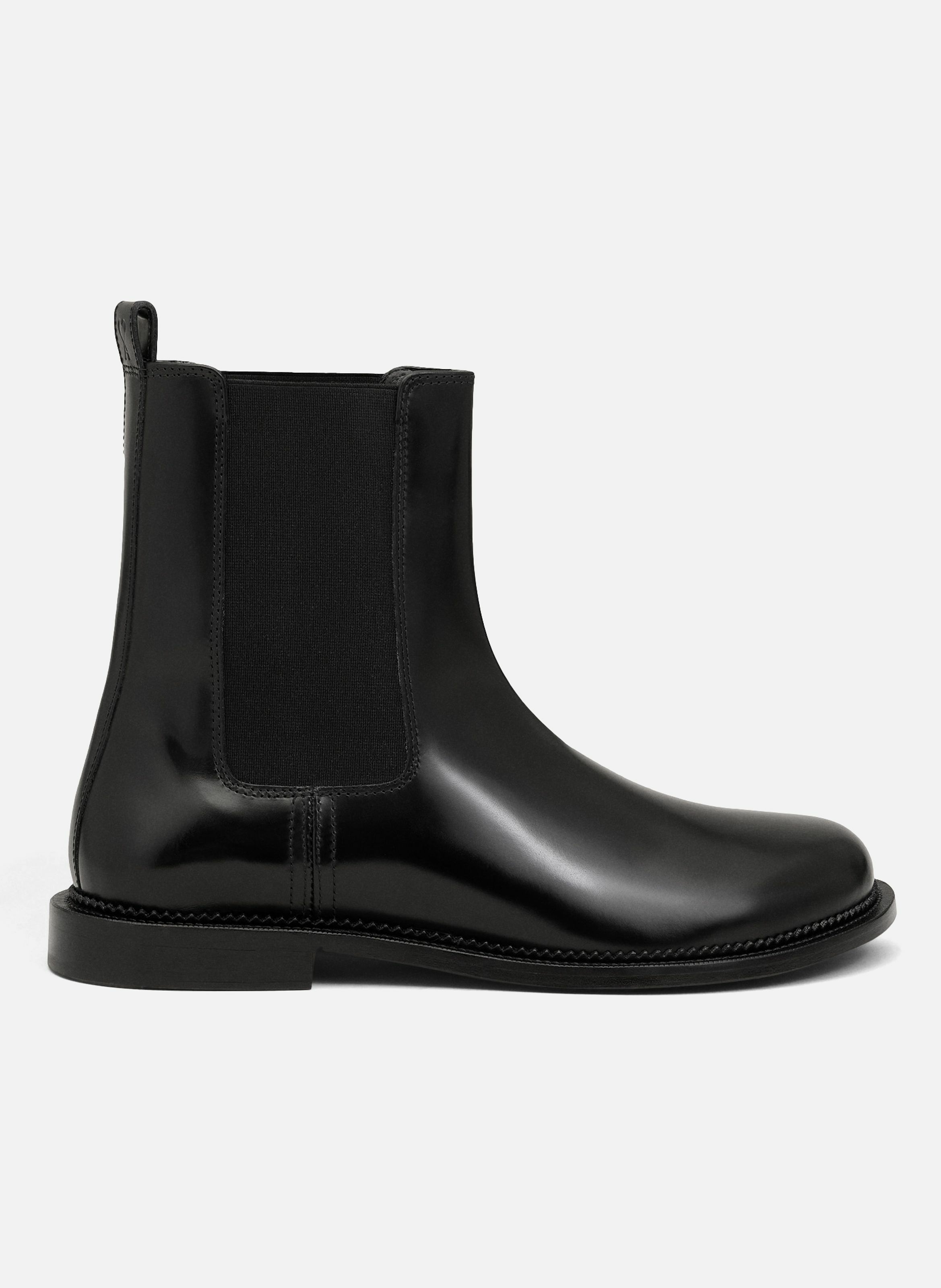 Bottines chelsea a bout anatomique en cuir AMI PARIS Noir