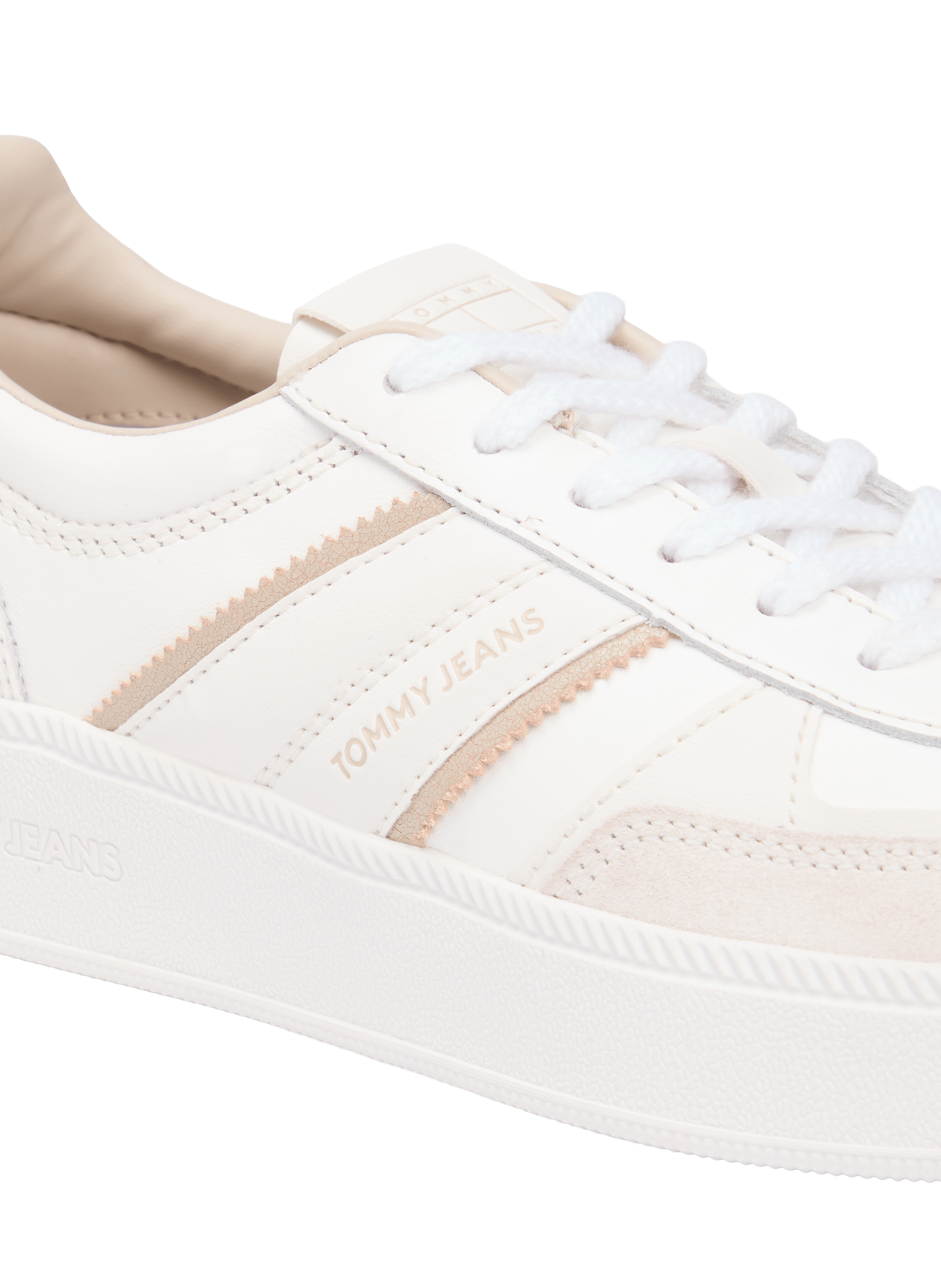 Lace-up leather sneaker Beige