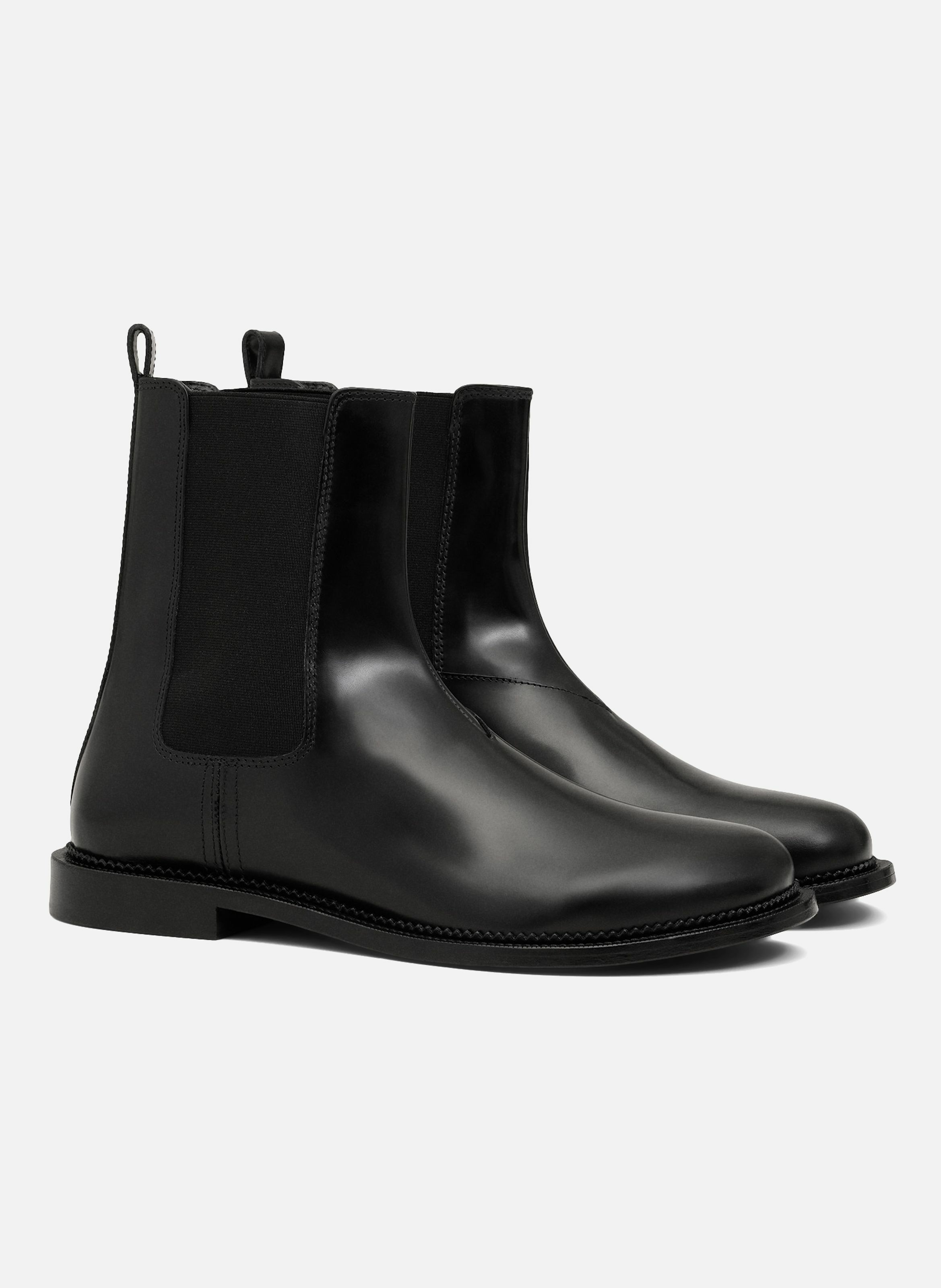 Bottines chelsea a bout anatomique en cuir AMI PARIS Noir