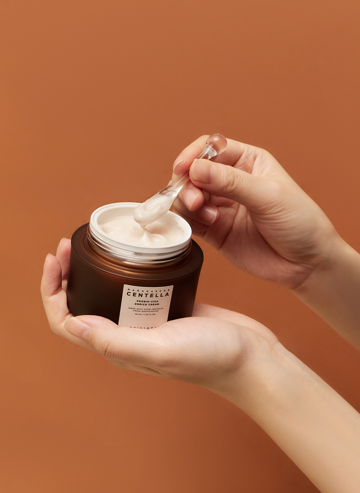 Crème hydratante riche à la centella asiatica et aux probiotiques SKIN1004 No color