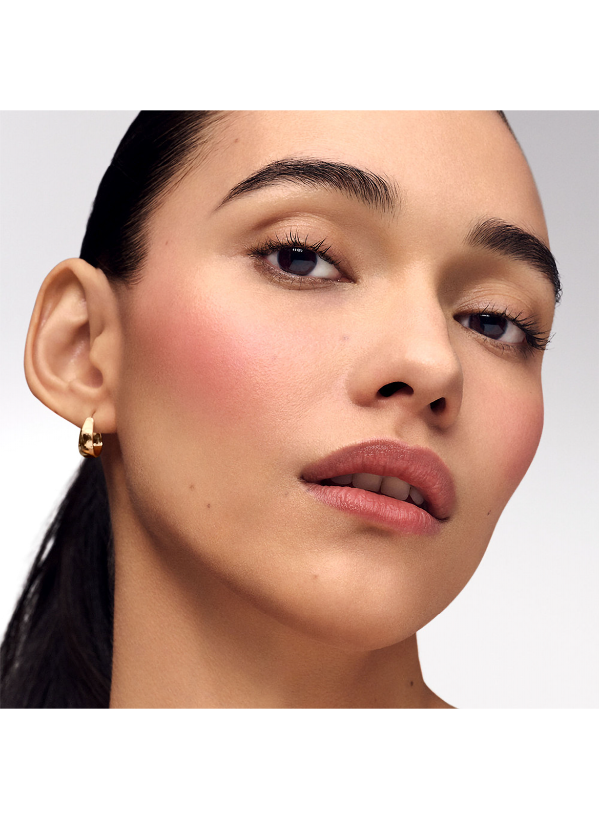 Futurist Blush ESTÉE LAUDER Across the dancefloor