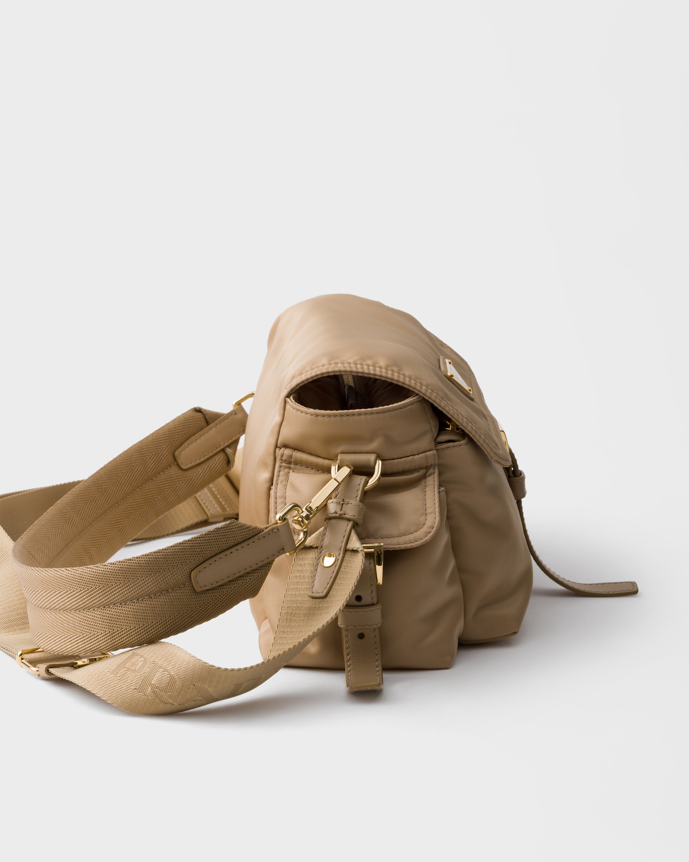 Sac porté épaule  prada explore en re-nylon moyen PRADA Marron