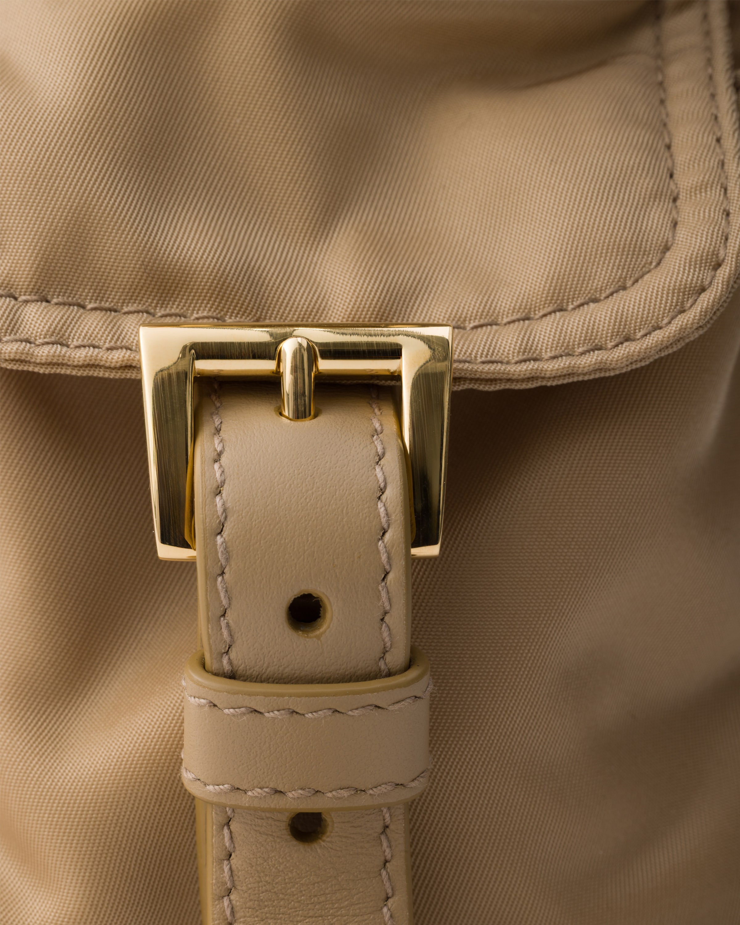 Sac porté épaule  prada explore en re-nylon moyen PRADA Marron