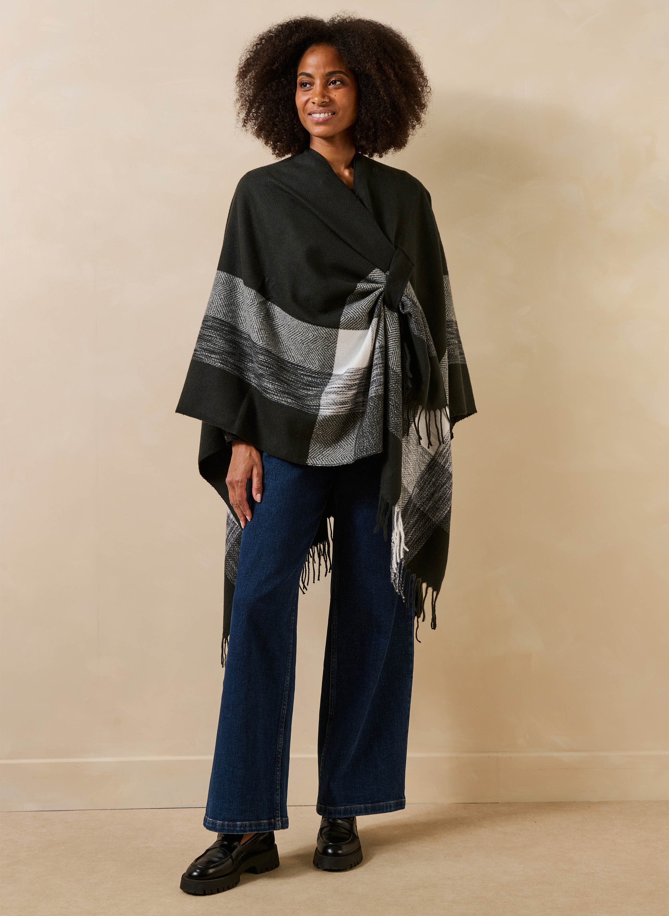 Ruime cape met print LA FEE MARABOUTEE Zwart