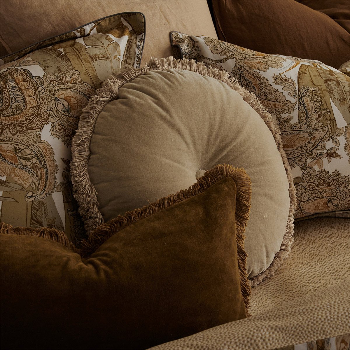 Coussin en velours, romulus DESFORGES Gris