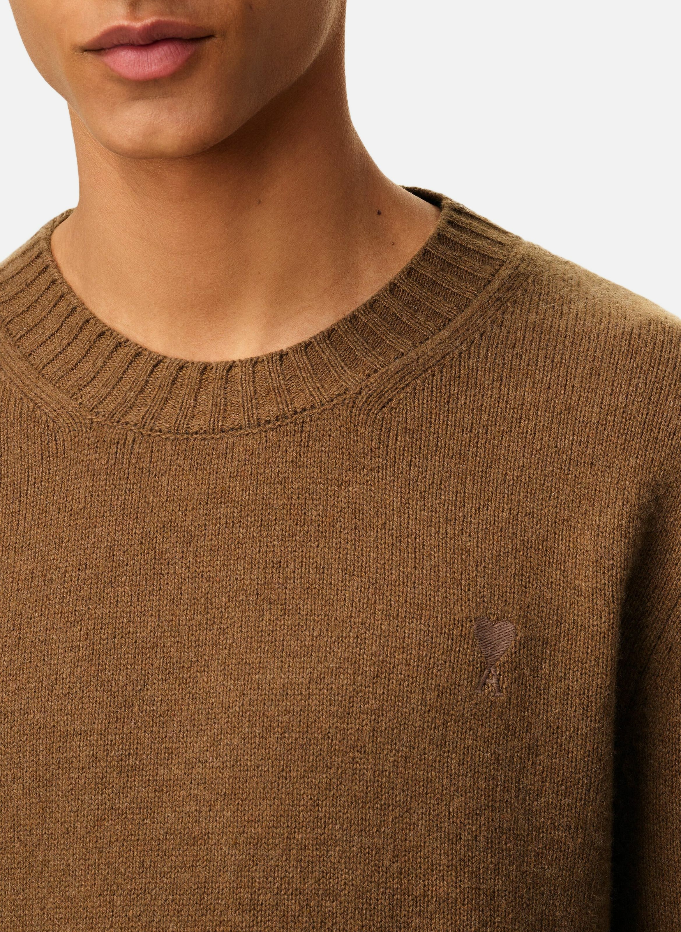 Pull col rond ami de coeur en cachemire AMI PARIS Marron