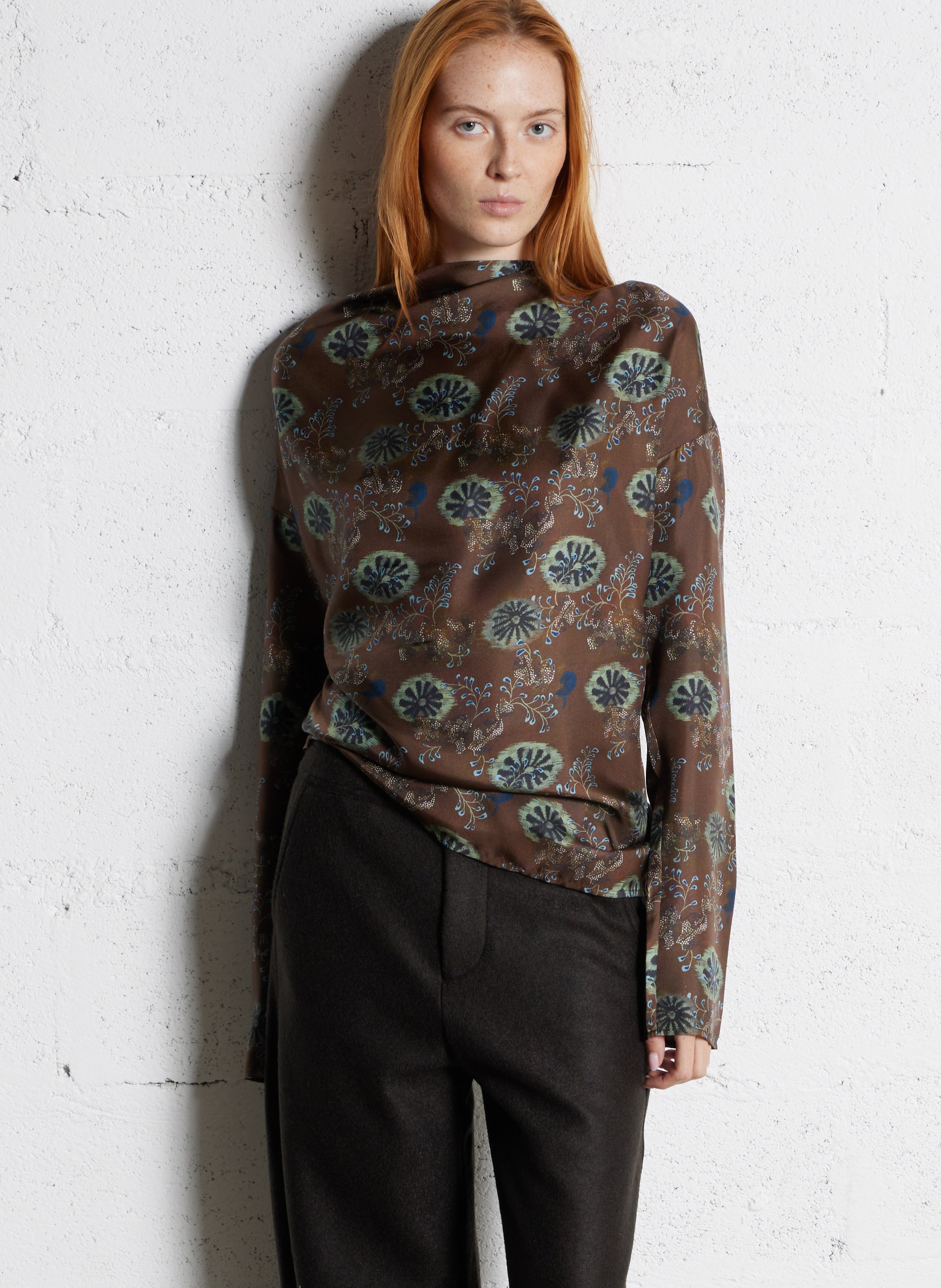 Top manches longues asymétrique à motifs en soie fresia SOEUR Multicolore