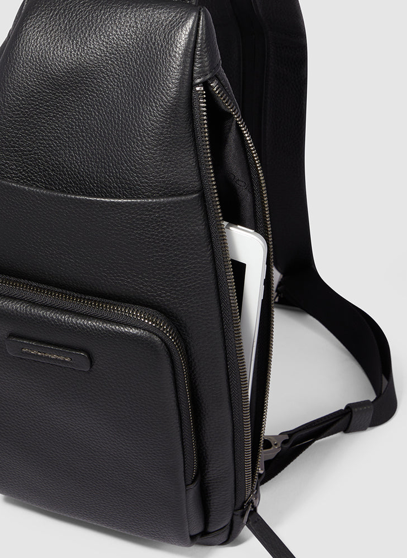 Sac de poitrine pour ipad®mini PIQUADRO Noir